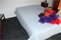 FULL SIZE BED FRAME WITH BEDDING