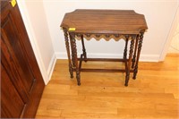 VINTAGE 6 LEGG WALNUT TABLE 24” X 14”X26”