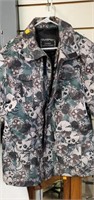 Casual Outfitters waterproof Camo & Skull  Size L