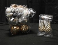 NEW CHRISTMAS TREE ORNAMENTS SILVER & GOLD