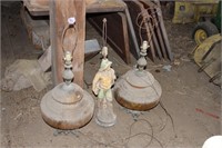 Pile 3 Vintage Lamps