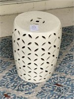 ACCENT TABLE