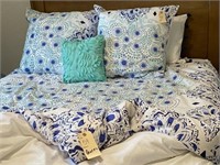 QUEEN SIZE BEDDING