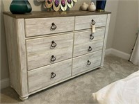 DRESSER