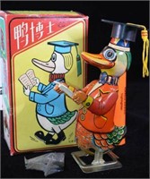 VINTAGE TIN WIND UP TOY- DR DUCK