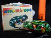 VINTAGE TIN WIND UP TOY-  JUMPING FROG