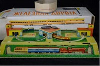 VINTAGE TIN WIND UP TOY - TRAIN AND TRACK