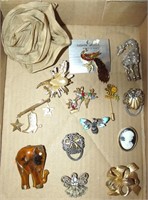 Lot of Brooches/Pins