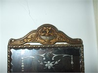 GILT FRAME MIRROR