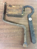 Coil/Wrench & Starter Crank