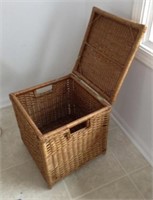 Wicker end table basket