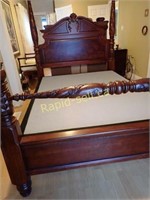 Queen Size Poster Bed