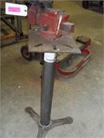 4" Vise on Stand