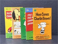 Lot of 5 vintage Charlie Brown/Peanuts books 1960s