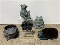 Composite frog posse yard art statues