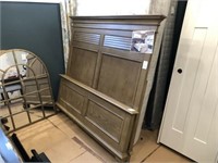 QUEEN HEADBOARD & FOOTBOARD