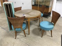 Mid Century Table/4 Chairs/3 Leaves
