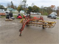 NEW HOLLAND 256 HAY RAKE IN GOOD CONDITION