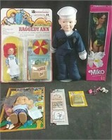 Assorted doll figures