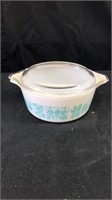 1.5 Pyrex dish with lid