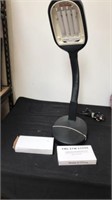25” desk lamp with xtra light bulbs
