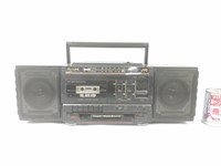 Radio cassette AM/FM JVC, modèle PC-V33 -