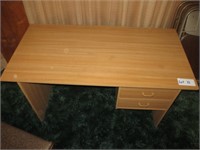 newer small desk good shape