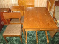 vintage drop side table with 2 chairs