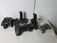 LOT XBOX , PS AND OTHER CONTROLLERS