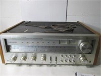 VINTAGE REALISTIC STEREO RECEIVER