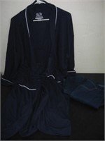 NEW STRETCH JEANS SZ.4-6 & ROBE-ONE SIZE FITS ALL