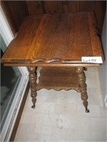 antique claw foot table really nice shape