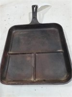 Wagner ware cast iron bacon and egg skillet