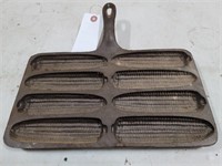 Vintage 8 corn stick muffin cast iron