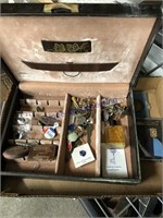 Jewelry box w/ jewelry