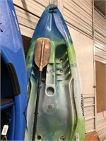 Mainstream kayak w/ double oar