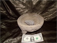 Stone bowl and stone grinder