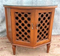 ROUND LATTICE END TABLE WITH GLASS PROTECTION