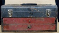 VINTAGE METAL TOOL BOX W/PULL OUT SHELVES