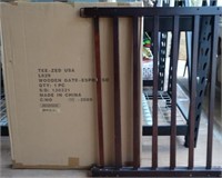TEE-ZED WOOD SAFETY GATE