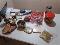 GAMES & TABLE ITEMS
