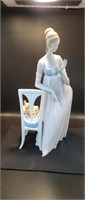 Lladro Figurine Large
Lady lean on chair with