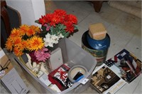 Miscellaneous lot, includes tins, flowers and