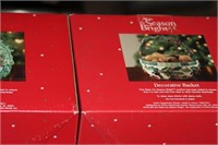 Lot of two Christmas decorative baskets and box