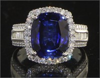 14kt White Gold 6.90 ct Sapphire & Diamond Ring