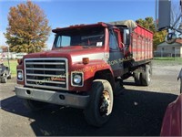 1980 INTERNATIONAL 1854 FLATBED DUMP W/ WOOD SIDES