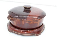 Old Hickory stoneware casserole dish with lid