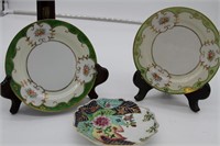 Lot of 3 small hand-painted plates