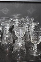 Set of 8 glass stemware