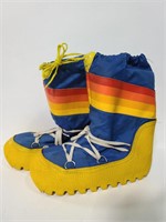 Vintage 1970s retro moon boots